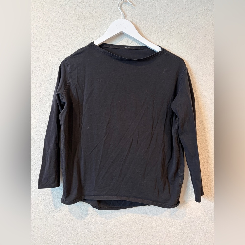 Lululemon Women’s Black Back In Action Lightweight Long Sleeve 3/4 Top - Est 4